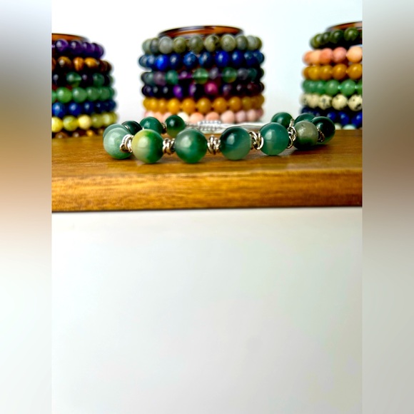 Handmade genuine gemstone bracelet. This Jade bracelet is adjustable. - Picture 1 of 7